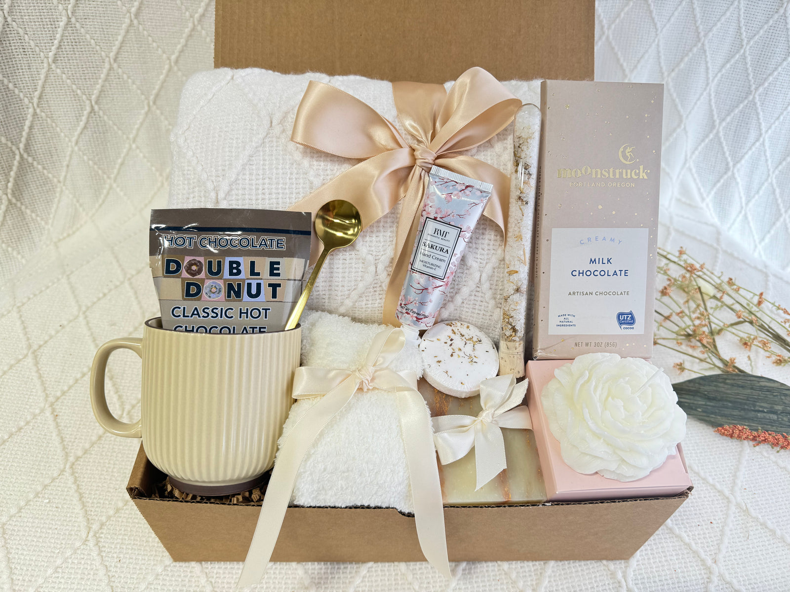 Contentment Gift Box – Cozy Comfort & Self-Care Package