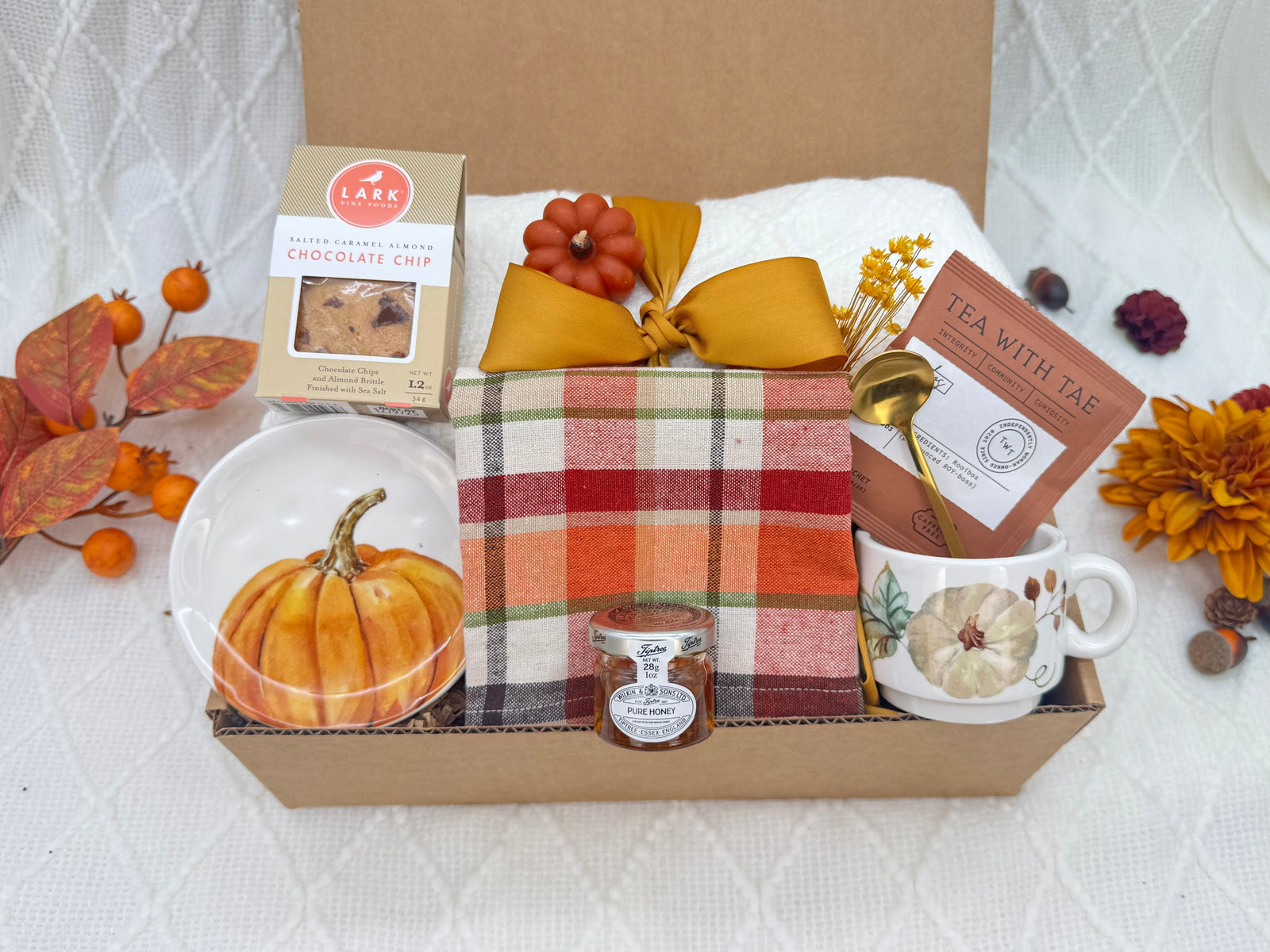 Autumn Cozy Gift Box – Seasonal Comfort & Fall Gift Basket