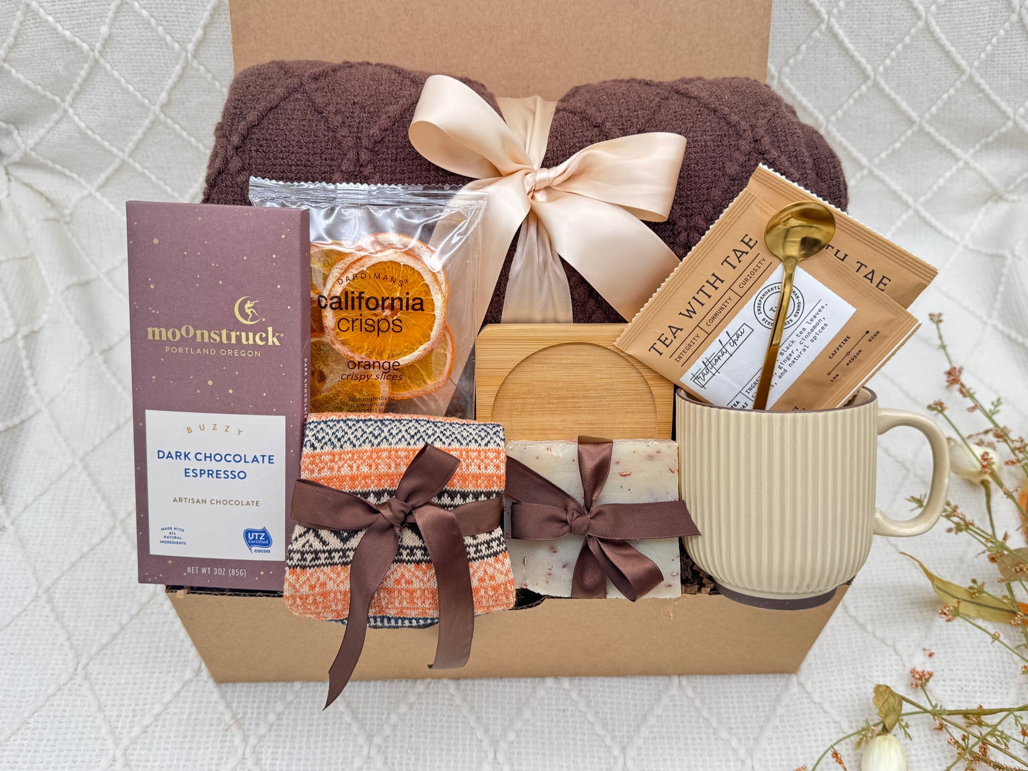 Simple Pleasures Gift Box – Comfort & Wellness